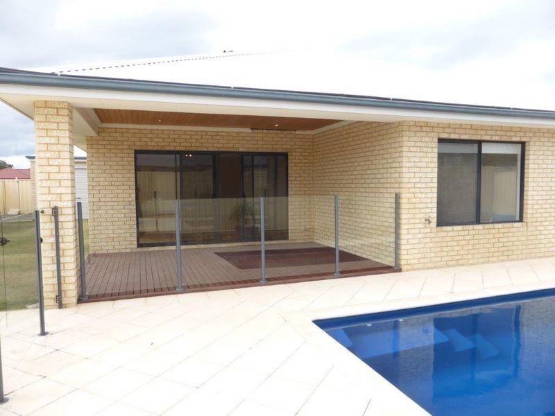 20 Champlain Road, Secret Harbour WA 6173