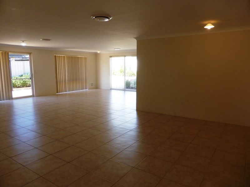 2 Bonapart  Drive, Secret Harbour WA 6173