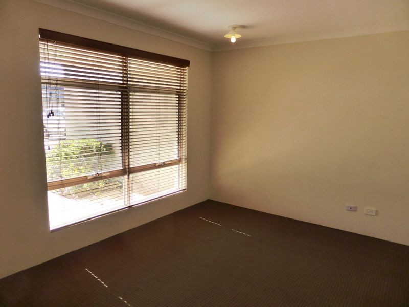 2 Bonapart  Drive, Secret Harbour WA 6173