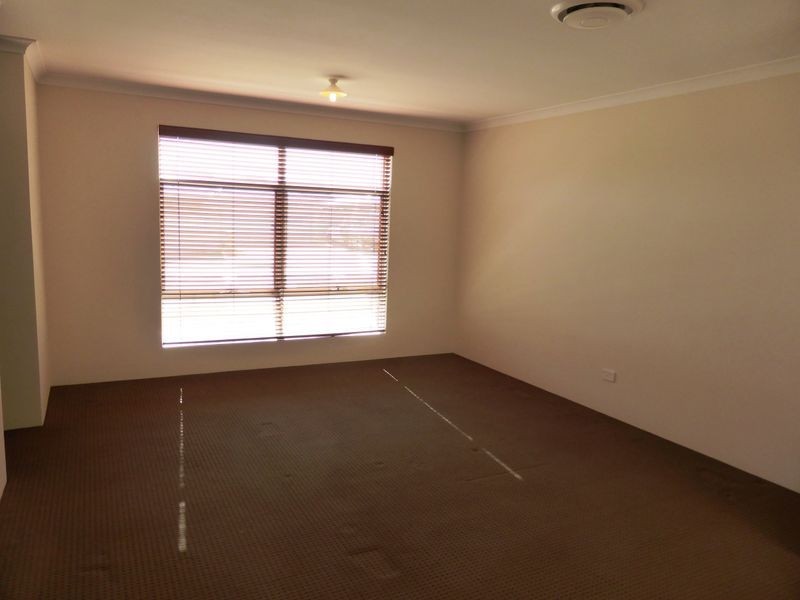 2 Bonapart  Drive, Secret Harbour WA 6173