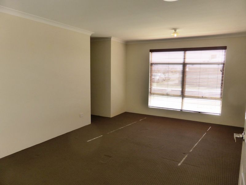 2 Bonapart  Drive, Secret Harbour WA 6173