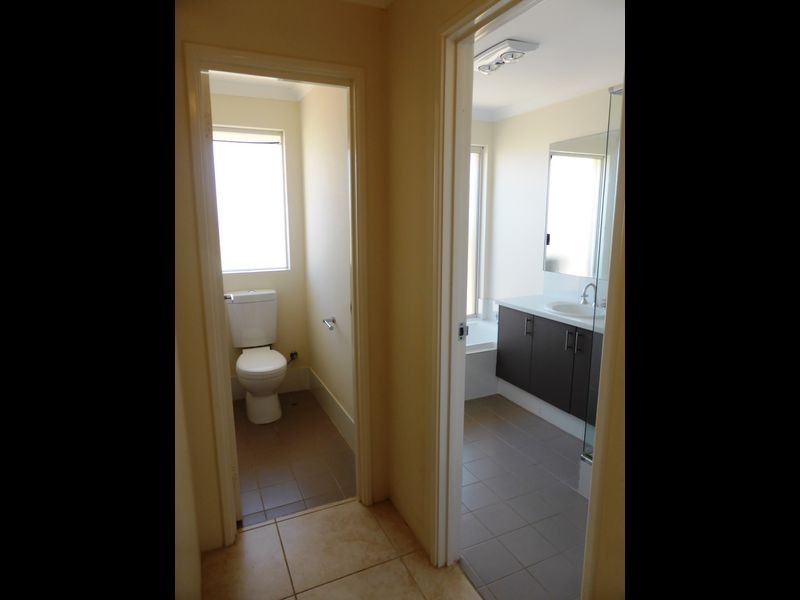 2 Bonapart  Drive, Secret Harbour WA 6173