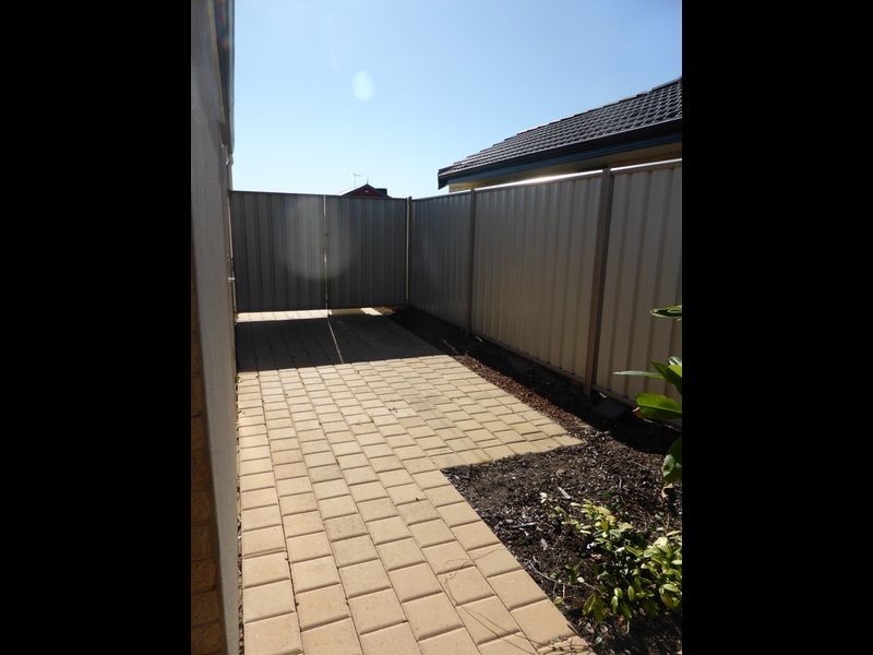 2 Bonapart  Drive, Secret Harbour WA 6173