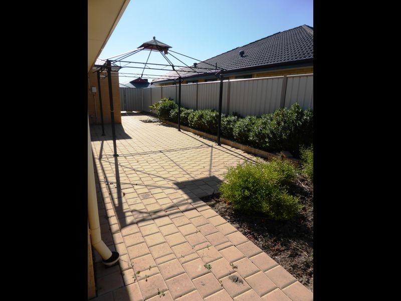 2 Bonapart  Drive, Secret Harbour WA 6173