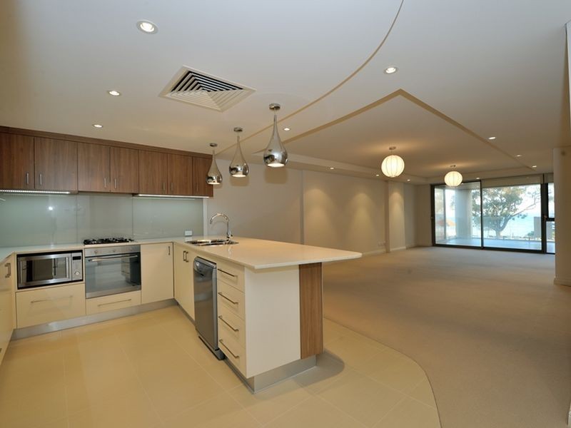 6/3 Rockingham Beach Road, Rockingham WA 6168