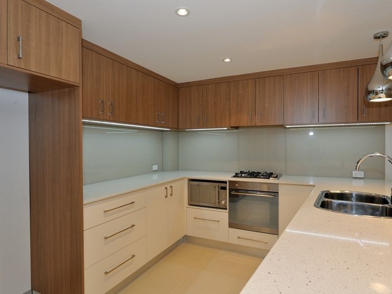 6/3 Rockingham Beach Road, Rockingham WA 6168