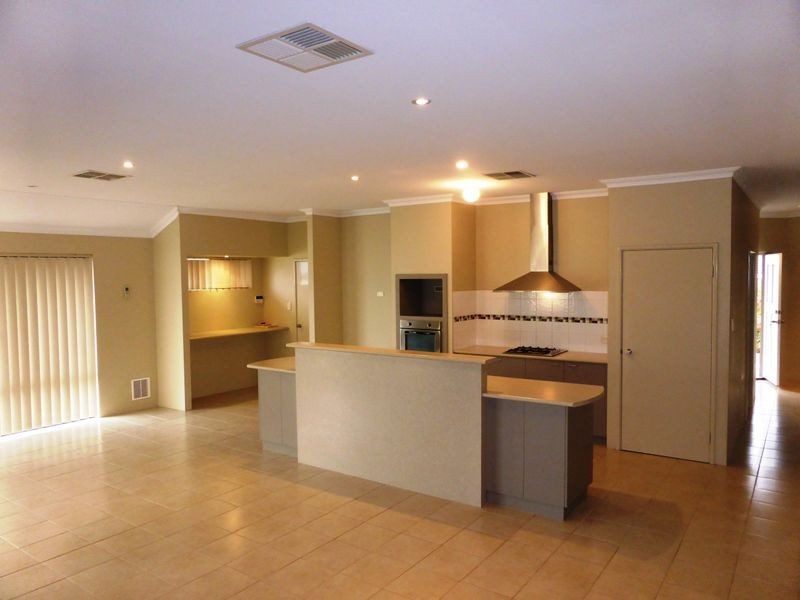 4 Champlain Road, Secret Harbour WA 6173