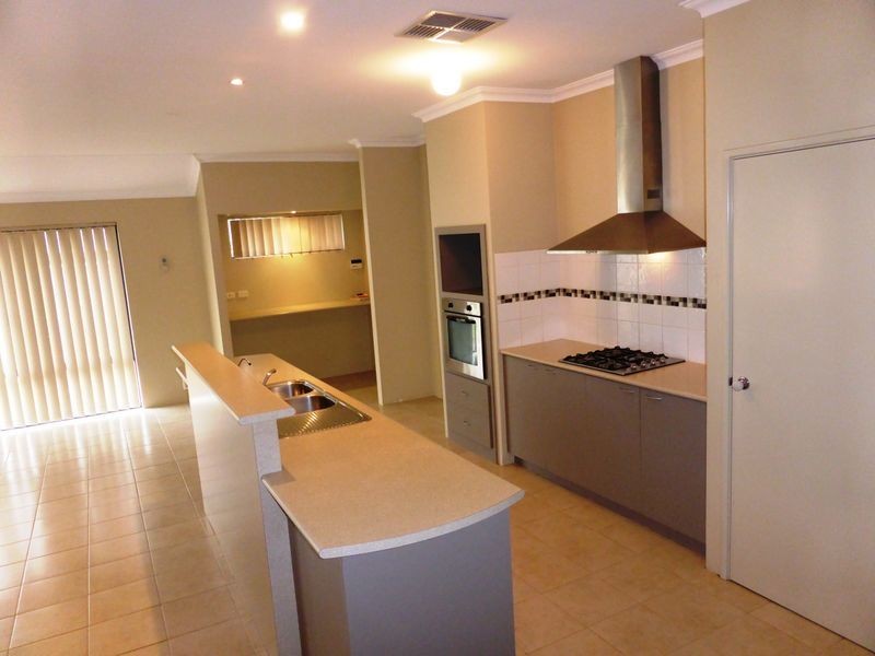 4 Champlain Road, Secret Harbour WA 6173