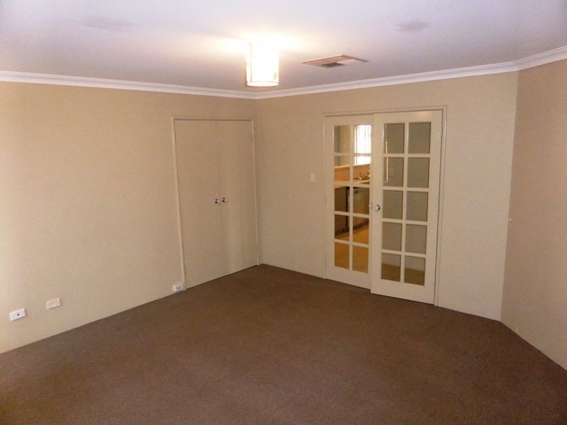 4 Champlain Road, Secret Harbour WA 6173