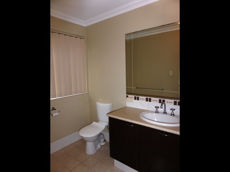 4 Champlain Road, Secret Harbour WA 6173