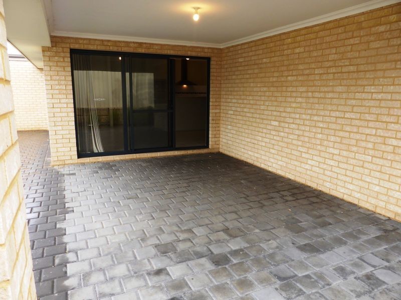 4 Champlain Road, Secret Harbour WA 6173