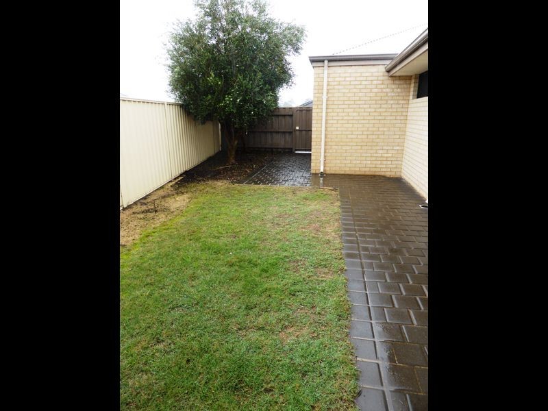 4 Champlain Road, Secret Harbour WA 6173