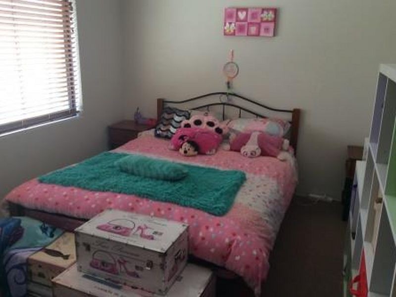 10 Frenchmans Crescent, Secret Harbour WA 6173