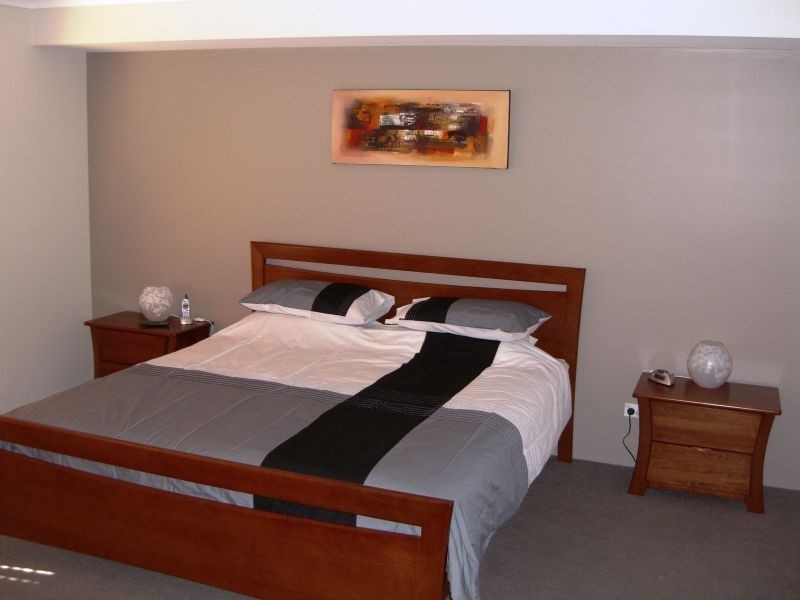 10 Frenchmans Crescent, Secret Harbour WA 6173