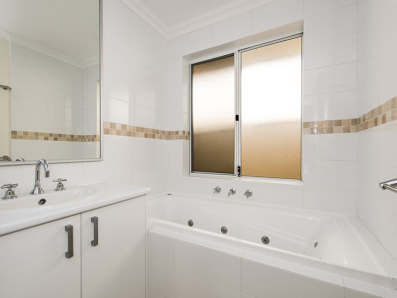 166b Safety Bay road, Shoalwater WA 6169