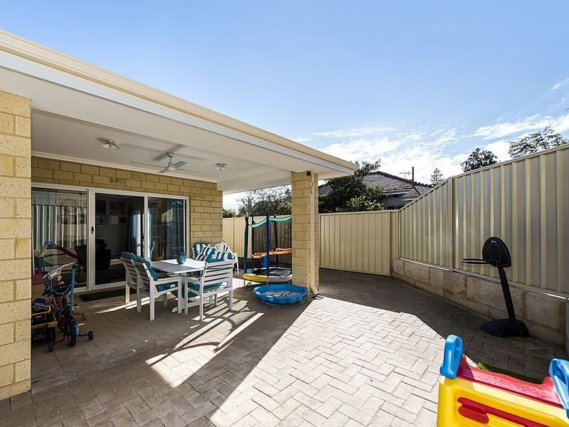 166b Safety Bay road, Shoalwater WA 6169