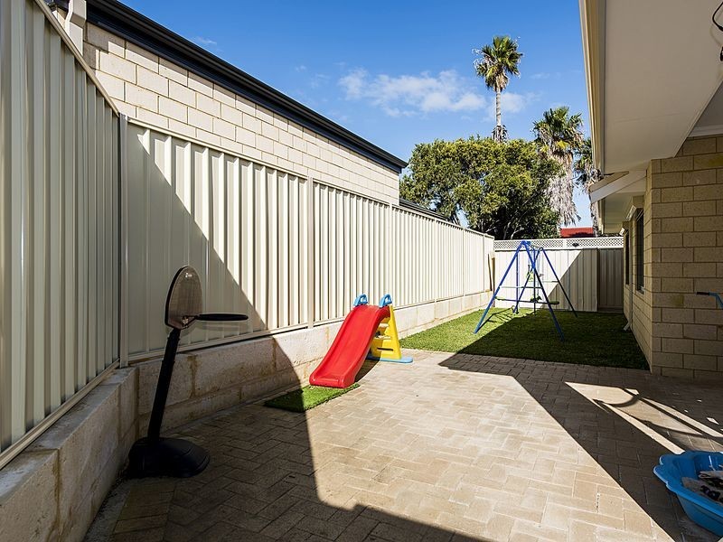 166b Safety Bay road, Shoalwater WA 6169