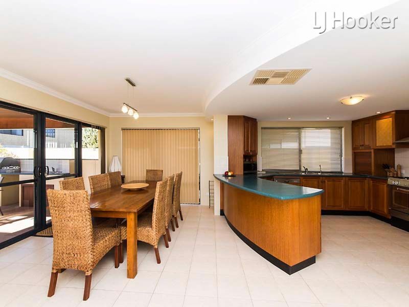 19 Cobblestones Circuit, Secret Harbour WA 6173