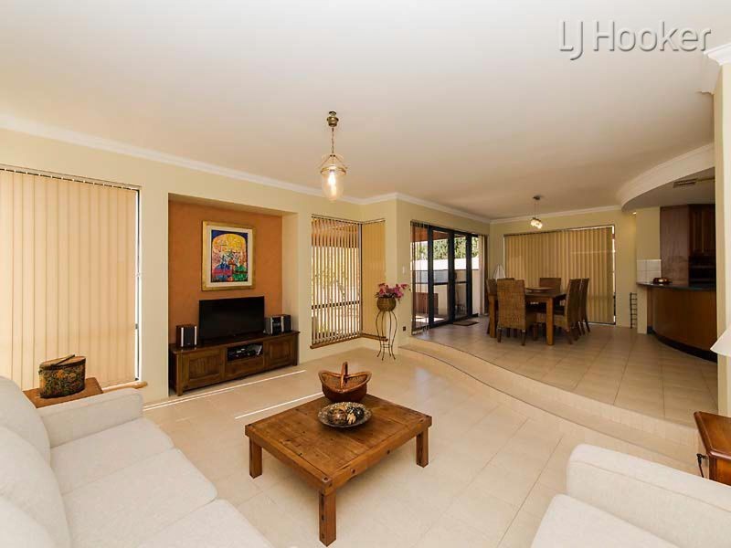 19 Cobblestones Circuit, Secret Harbour WA 6173