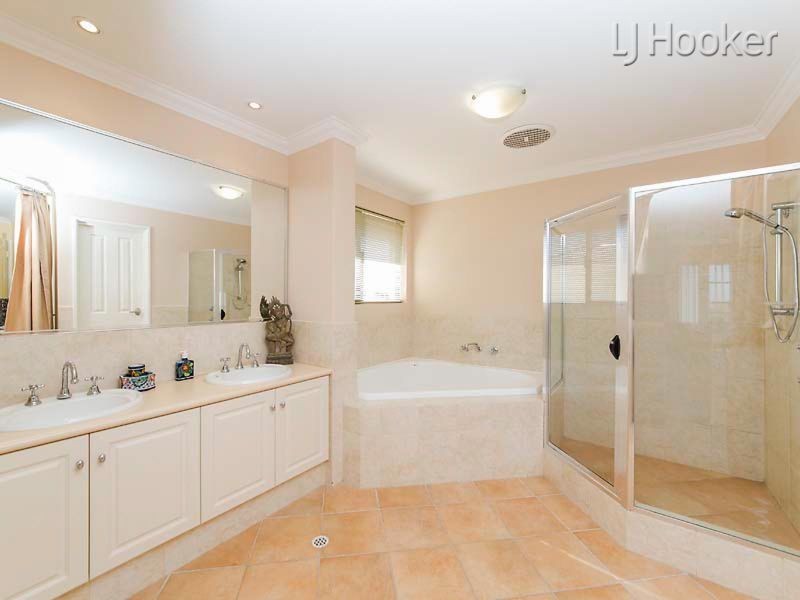 19 Cobblestones Circuit, Secret Harbour WA 6173