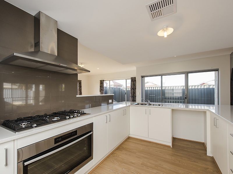 16 Ghost Gum Gardens, Baldivis WA 6171