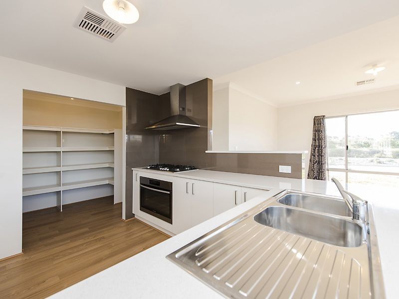 16 Ghost Gum Gardens, Baldivis WA 6171