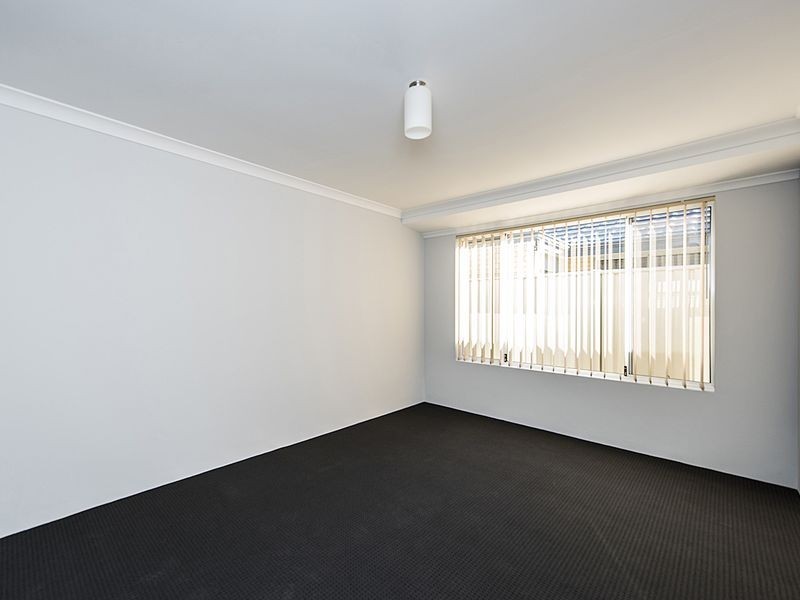 10 Calooli Grove, Golden Bay WA 6174