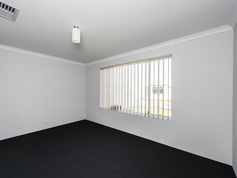 10 Calooli Grove, Golden Bay WA 6174