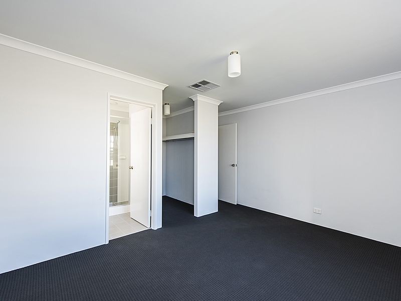 10 Calooli Grove, Golden Bay WA 6174