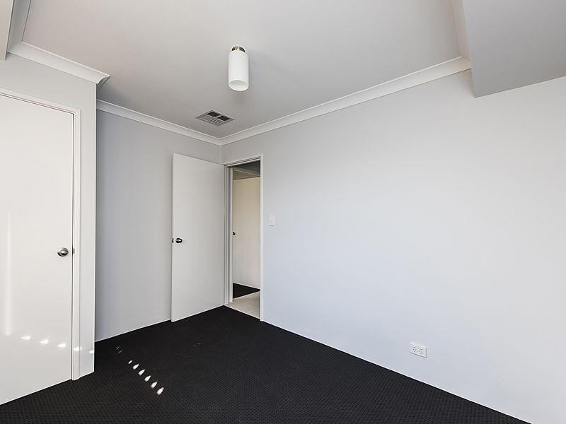 10 Calooli Grove, Golden Bay WA 6174