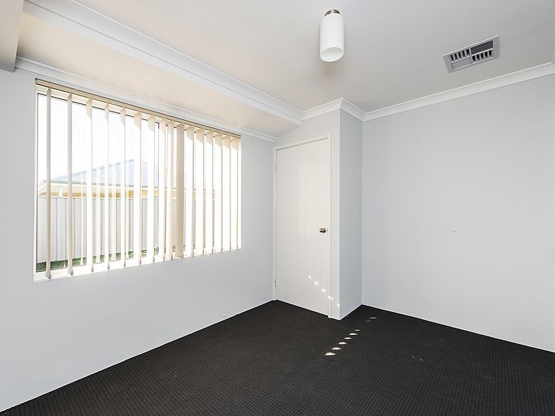 10 Calooli Grove, Golden Bay WA 6174