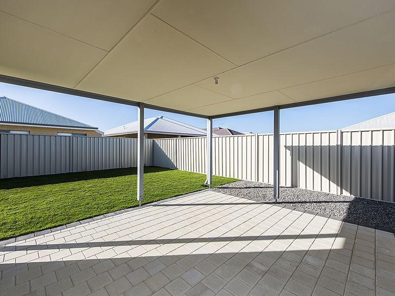 10 Calooli Grove, Golden Bay WA 6174