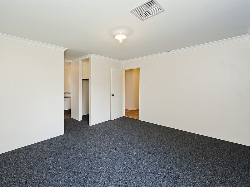 24 Chestnut way, Baldivis WA 6171