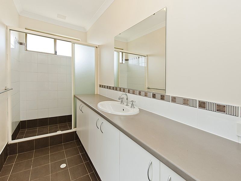 24 Chestnut way, Baldivis WA 6171