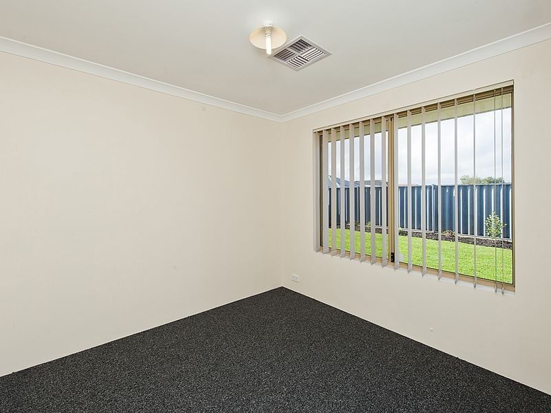 24 Chestnut way, Baldivis WA 6171