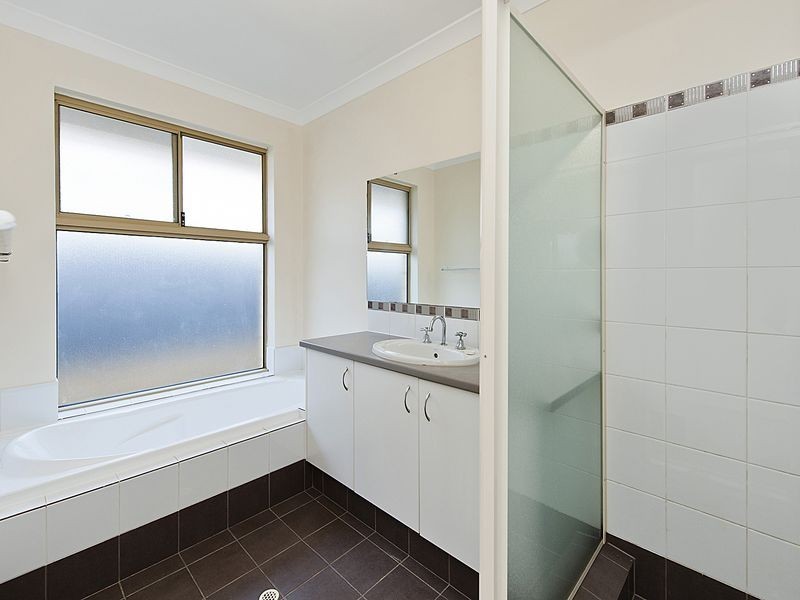 24 Chestnut way, Baldivis WA 6171