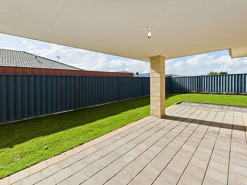 24 Chestnut way, Baldivis WA 6171