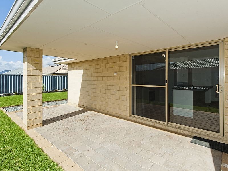 24 Chestnut way, Baldivis WA 6171