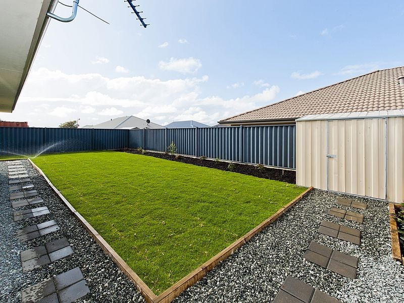 24 Chestnut way, Baldivis WA 6171