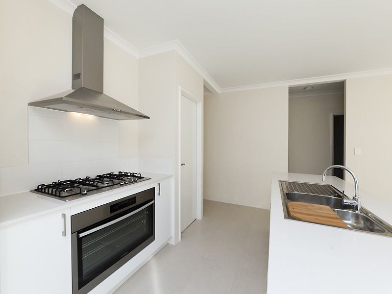 3 Flagship Avenue, Waikiki WA 6169