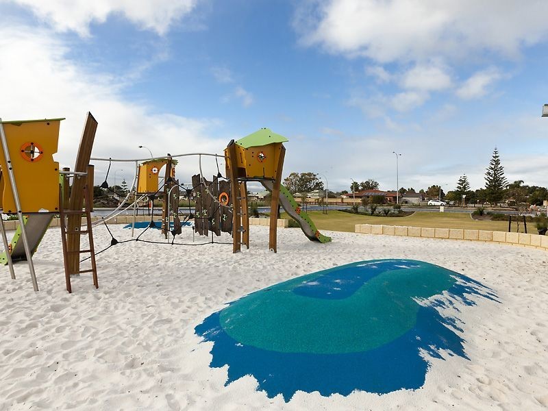 3 Flagship Avenue, Waikiki WA 6169