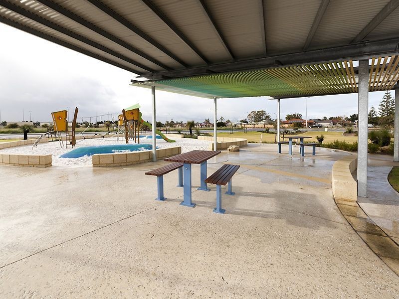 3 Flagship Avenue, Waikiki WA 6169