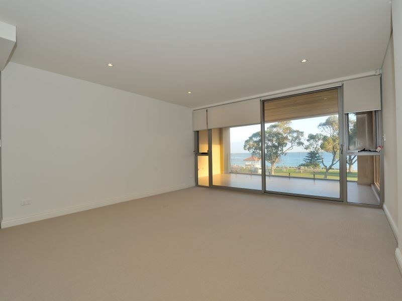 2/3 Rockingham Beach Road, Rockingham WA 6168