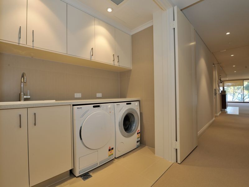 2/3 Rockingham Beach Road, Rockingham WA 6168