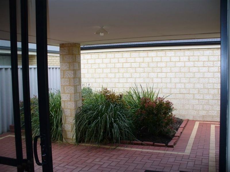 6 Barossa Approach, Rockingham WA 6168