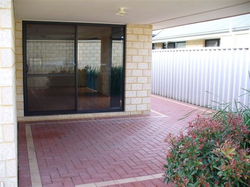 6 Barossa Approach, Rockingham WA 6168