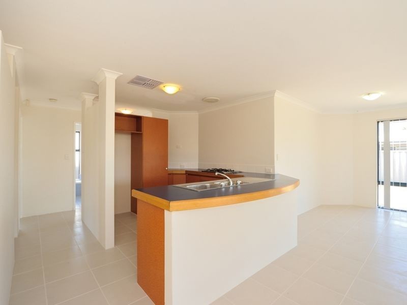 11 Moorburg Loop, Port Kennedy WA 6172