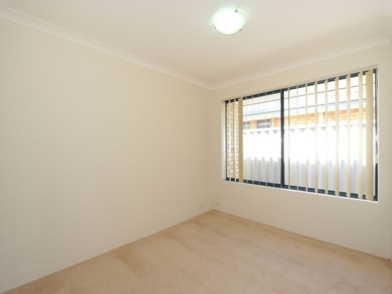 11 Moorburg Loop, Port Kennedy WA 6172