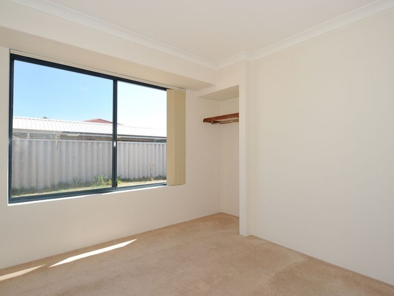 11 Moorburg Loop, Port Kennedy WA 6172