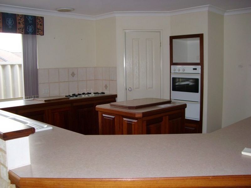 85 La Spezia Drive, Secret Harbour WA 6173